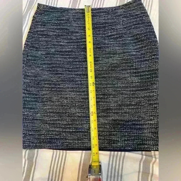 ✨Banana Republic size 10 blue woven pencil skirt - Picture 7 of 7